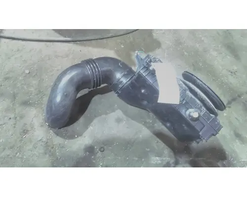 PETERBILT 536 AIR CLEANER