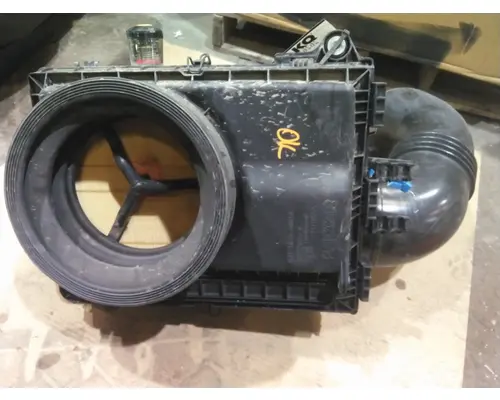 PETERBILT 536 AIR CLEANER