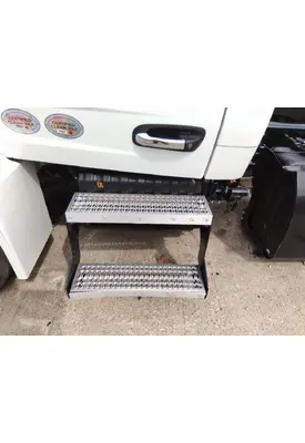 PETERBILT 536 BATTERY BOX