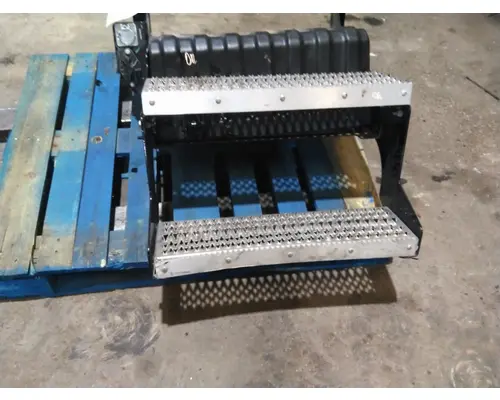 PETERBILT 536 BATTERY BOX