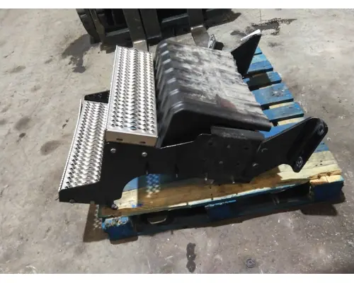 PETERBILT 536 BATTERY BOX