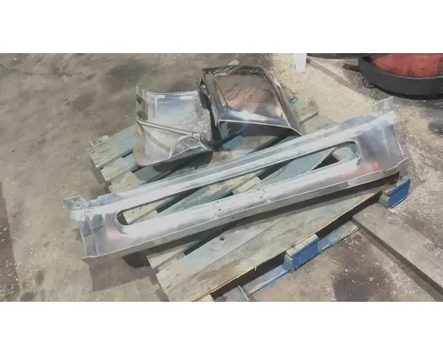 PETERBILT 536 BUMPER ASSEMBLY, FRONT