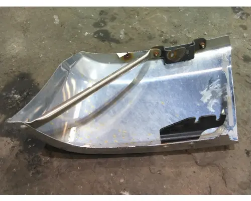 PETERBILT 536 BUMPER END