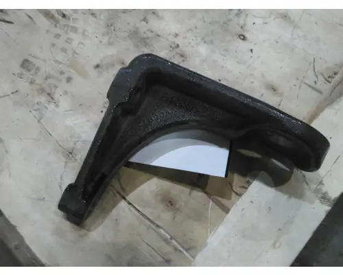 PETERBILT 536 CAB MOUNT,BRACKET
