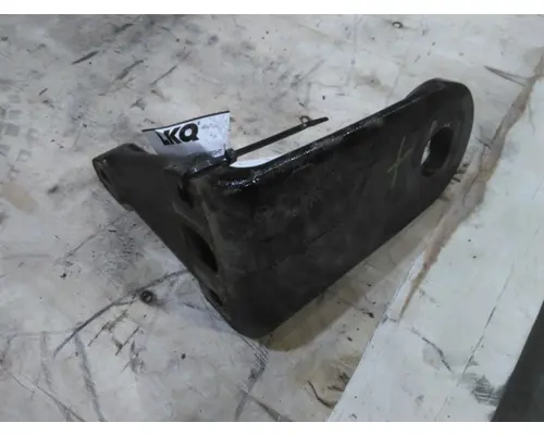 PETERBILT 536 CAB MOUNT,BRACKET