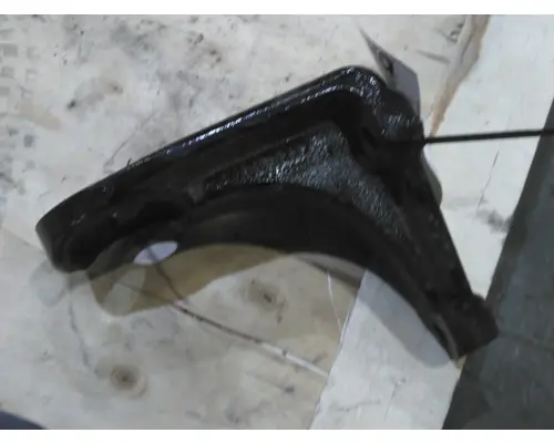 PETERBILT 536 CAB MOUNT,BRACKET