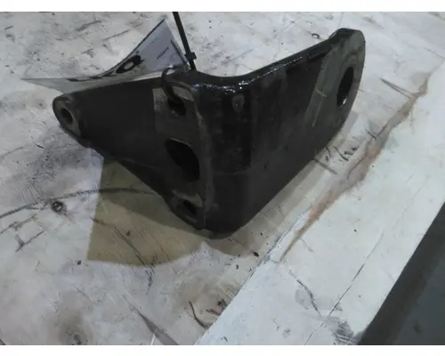PETERBILT 536 CAB MOUNT,BRACKET