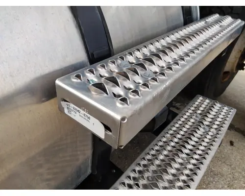 PETERBILT 536 CAB STEP