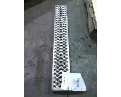 PETERBILT 536 CAB STEP