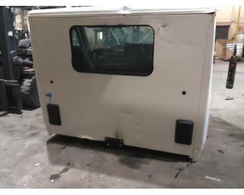 PETERBILT 536 CAB