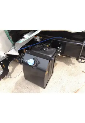 PETERBILT 536 DEF TANK