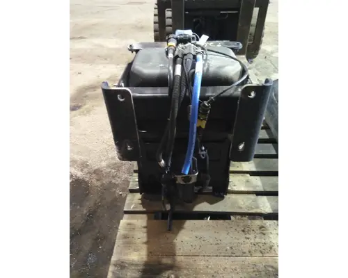 PETERBILT 536 DEF TANK