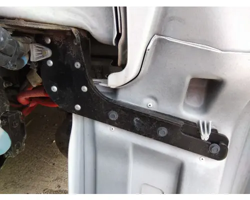 PETERBILT 536 FENDER BRACKETMOUNT