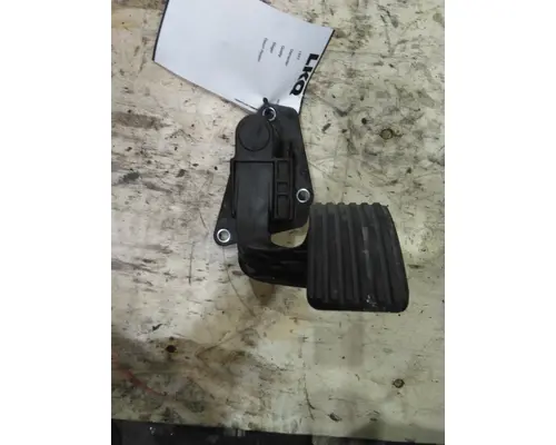 PETERBILT 536 FOOT PEDAL