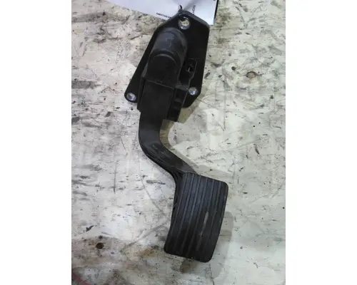 PETERBILT 536 FOOT PEDAL
