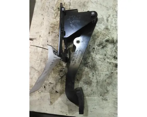 PETERBILT 536 FOOT PEDAL