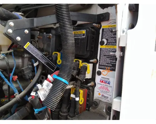 PETERBILT 536 FUSE BOX