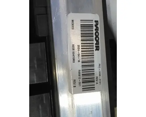 PETERBILT 536 FUSE BOX