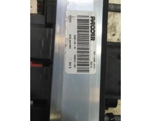 PETERBILT 536 FUSE BOX