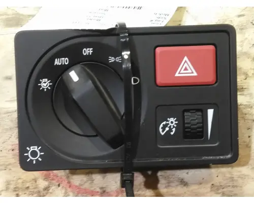 PETERBILT 536 HEADLAMP SWITCH