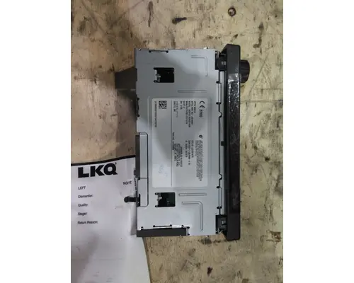 PETERBILT 536 RADIO AMFMBLUETOOTH
