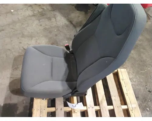 PETERBILT 536 SEAT, FRONT