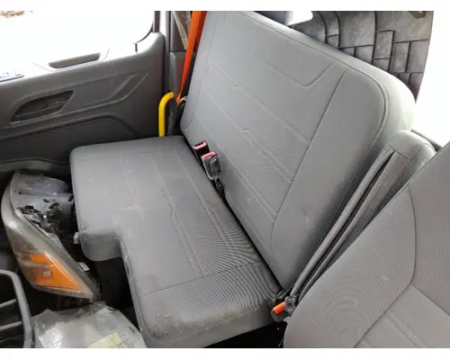 PETERBILT 536 SEAT, FRONT