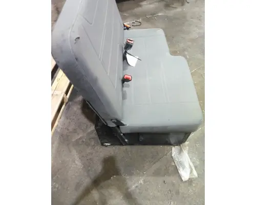 PETERBILT 536 SEAT, FRONT