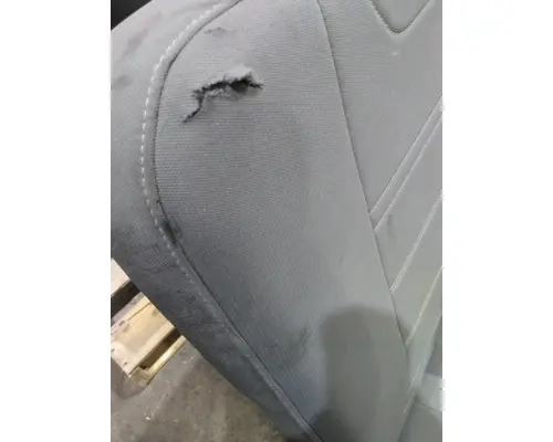 PETERBILT 536 SEAT, FRONT