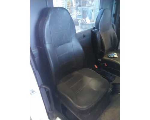 PETERBILT 537 SEAT, FRONT