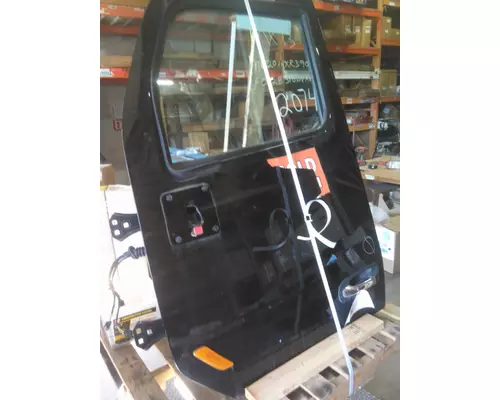 PETERBILT 567 2013-2026 DOOR ASSEMBLY, FRONT