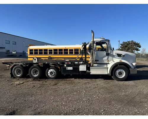 PETERBILT 567 Roll off Heavy Trucks