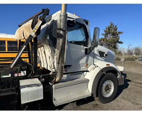 PETERBILT 567 Roll off Heavy Trucks