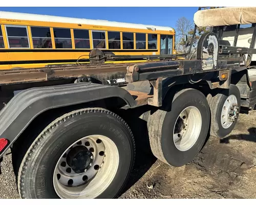 PETERBILT 567 Roll off Heavy Trucks