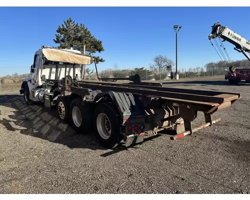 PETERBILT 567 Roll off Heavy Trucks