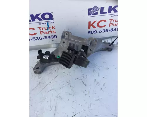 PETERBILT 567 AIR CLEANER BRACKET