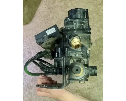PETERBILT 567 Abs Modulator Valve