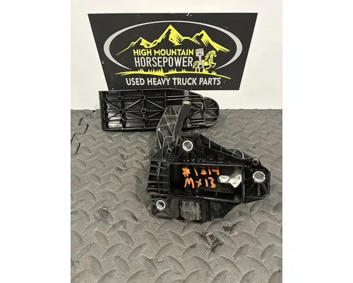 PETERBILT 567 Accelerator Parts