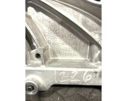 PETERBILT 567 Air Cleaner