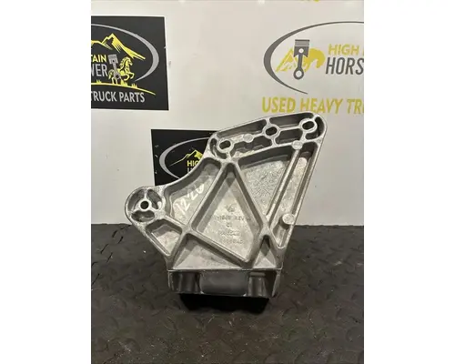 PETERBILT 567 Air Cleaner