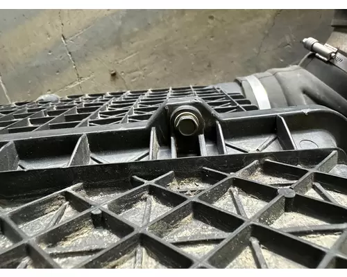 PETERBILT 567 Air Cleaner