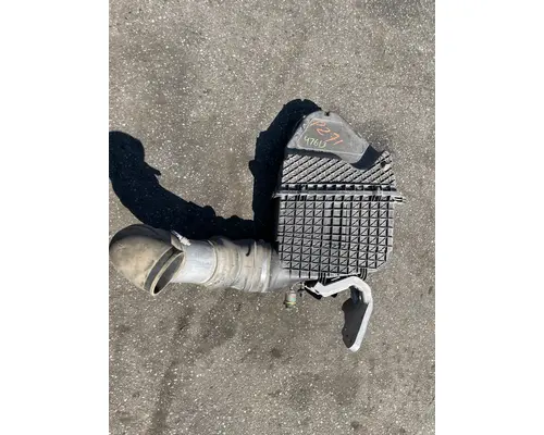 PETERBILT 567 Air Cleaner