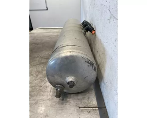 PETERBILT 567 Air Tank
