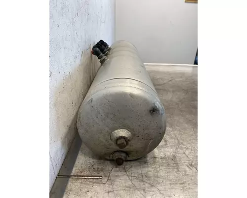 PETERBILT 567 Air Tank