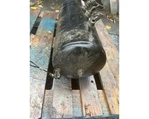 PETERBILT 567 Air Tank
