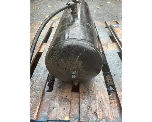 PETERBILT 567 Air Tank