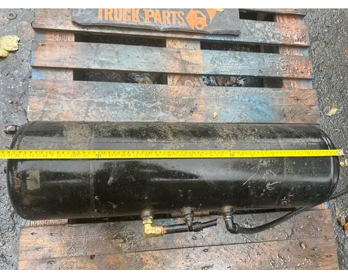 PETERBILT 567 Air Tank