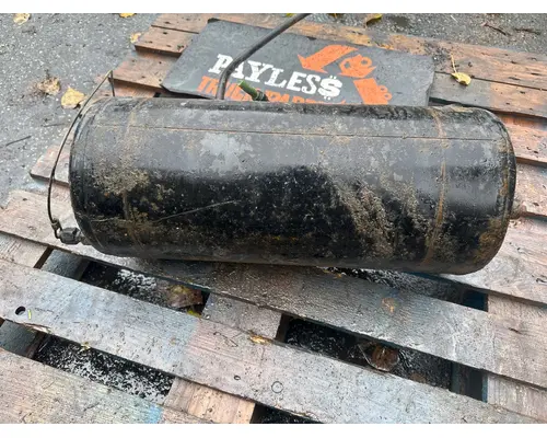 PETERBILT 567 Air Tank