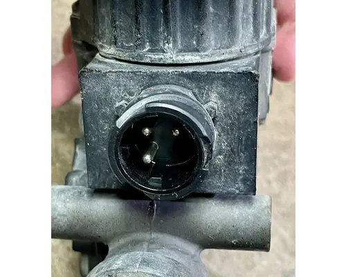 PETERBILT 567 AirBrake Relay Valve Assembly