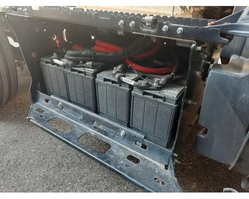 PETERBILT 567 BATTERY BOX